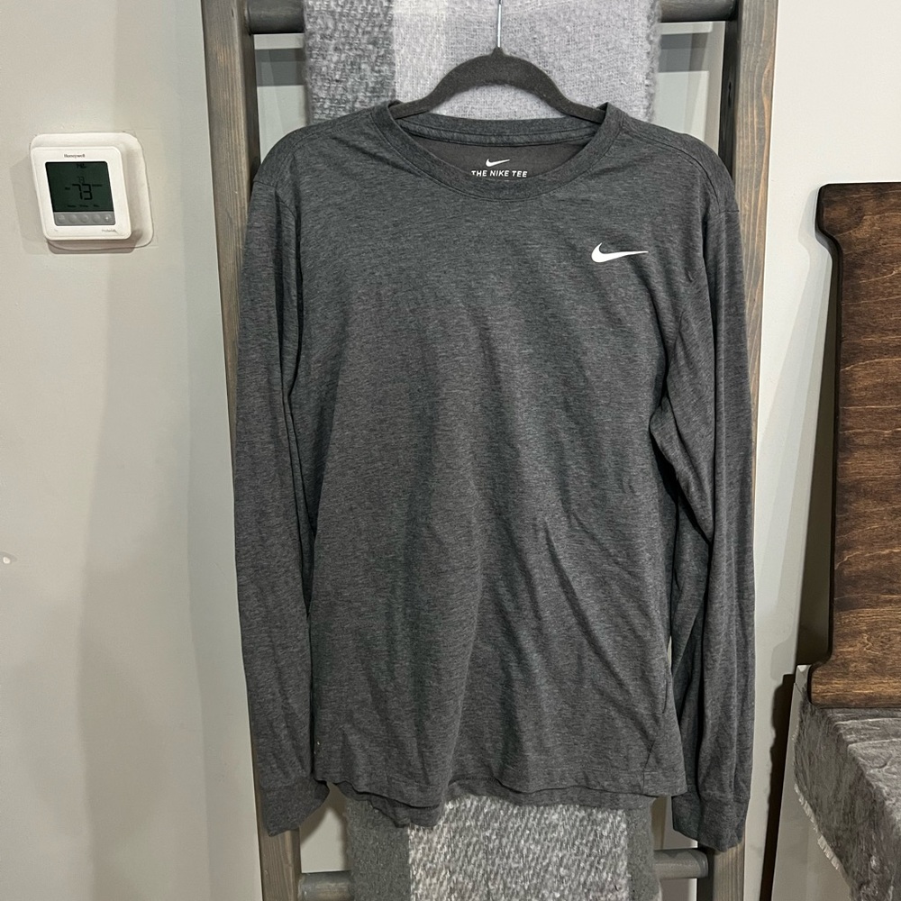MENS NIKE LONG SLEEVE TEE - Picture 1 of 8